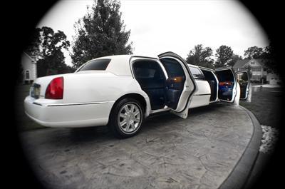 Stretch Limo - Lincoln Town Car