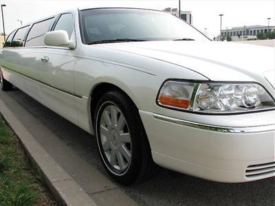 Stretch Limo - Lincoln Town Car