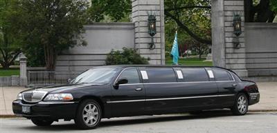 Stretch Limo - Lincoln Town Car
