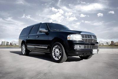 SUV - Lincoln Navigator L