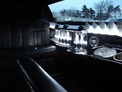 Stretch Limo - Lincoln Town Car
