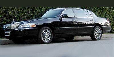 Sedan - Lincoln Town Car