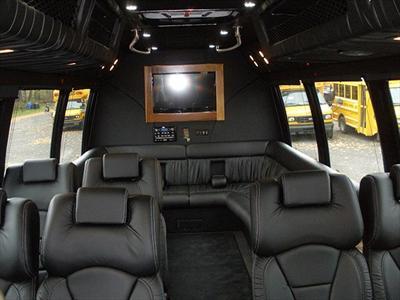 Mini-Bus - Limo / Party Style 