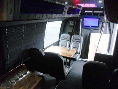 Mini-Bus - Limo / Party Style 