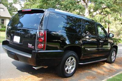 SUV - GMC Yukon XL
