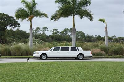 Stretch Limo - Lincoln Town Car