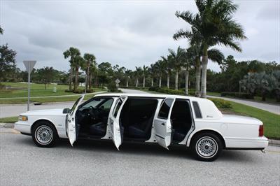 Stretch Limo - Lincoln Town Car