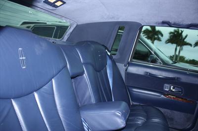 Stretch Limo - Lincoln Town Car