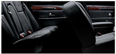 Sedan - Lincoln Town Car