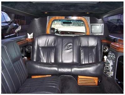 Stretch Limo - Lincoln Town Car