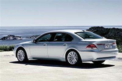 Luxury Sedan - BMW 7-Series