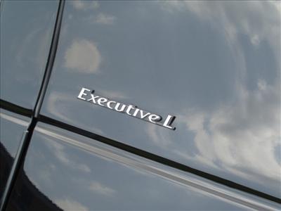 Sedan - Lincoln Town Car L