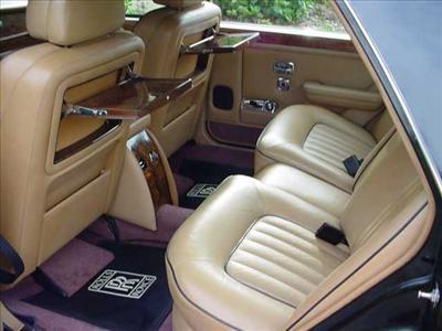Luxury Sedan - Rolls Royce 