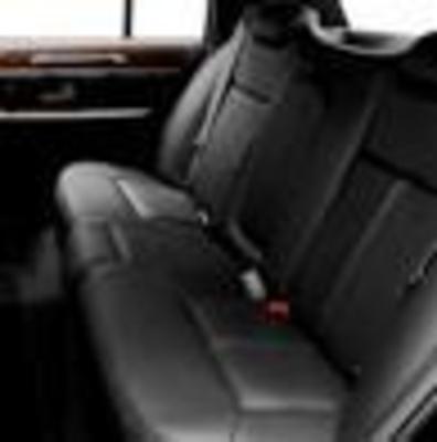 Sedan - Lincoln Town Car L