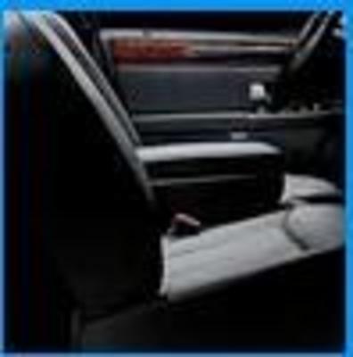Sedan - Lincoln Town Car L