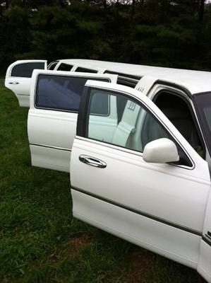 Stretch Limo - Lincoln Town Car
