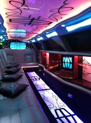 Stretch Limo - Lincoln Town Car