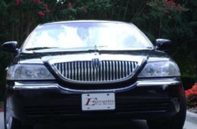 Sedan - Lincoln Town Car L