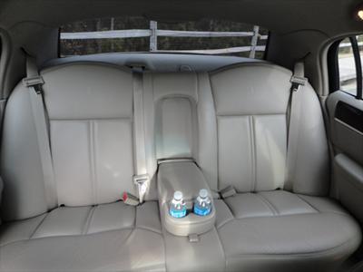 Sedan - Lincoln Town Car