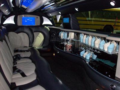 Stretch Limo - Cadillac DTS