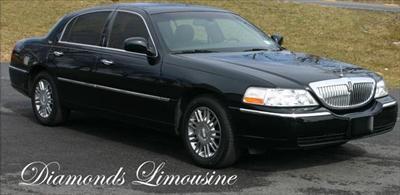 Sedan - Lincoln Town Car