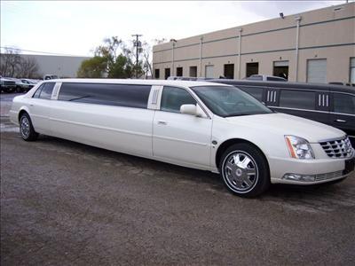 Stretch Limo - Cadillac DTS