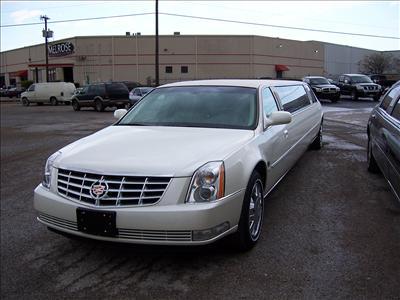 Stretch Limo - Cadillac DTS