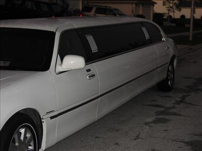 Stretch Limo - Lincoln Town Car