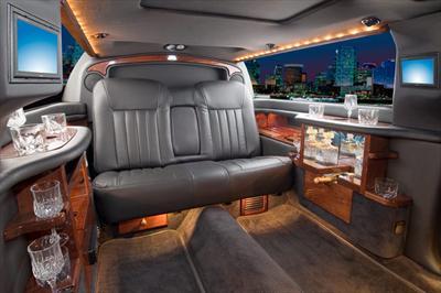 Stretch Limo - Lincoln Town Car