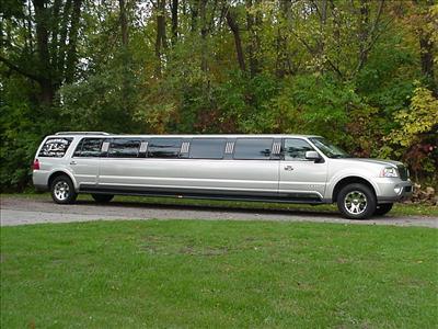 Stretch SUV - Lincoln Navigator