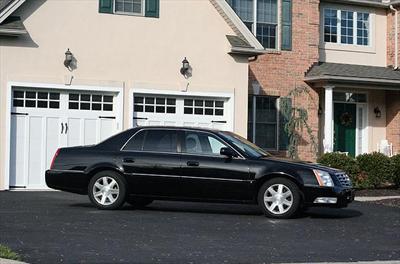 Sedan - Cadillac DTS
