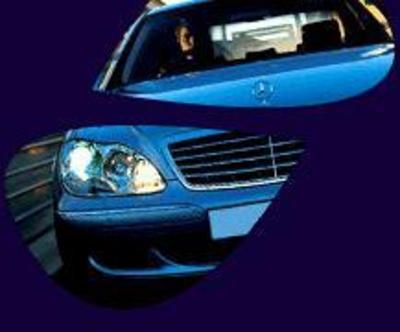 Sedan - Lincoln Town Car