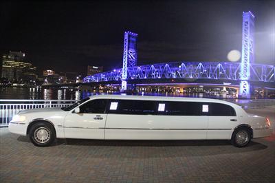 Stretch Limo - Lincoln Town Car