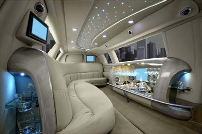 Stretch Limo - Lincoln Town Car