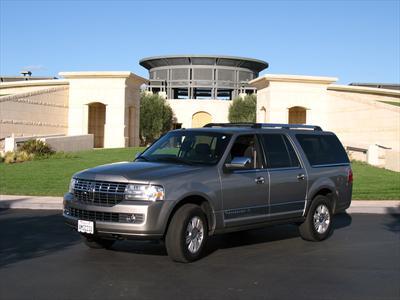 SUV - Lincoln Navigator L