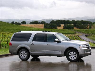 SUV - Lincoln Navigator L