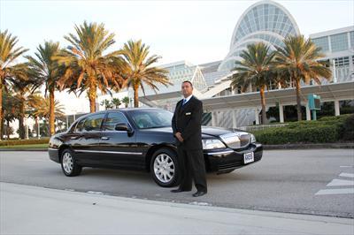 Sedan - Lincoln Town Car L