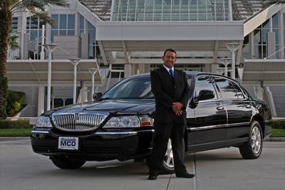 Sedan - Lincoln Town Car L