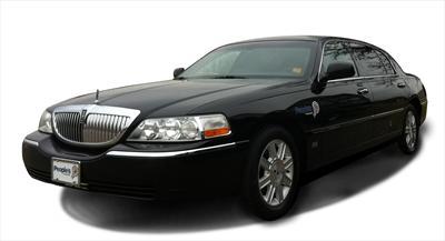 Sedan - Lincoln Town Car L