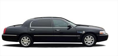 Sedan - Lincoln Town Car L