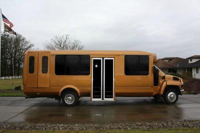 Mini-Bus - Limo / Party Style 
