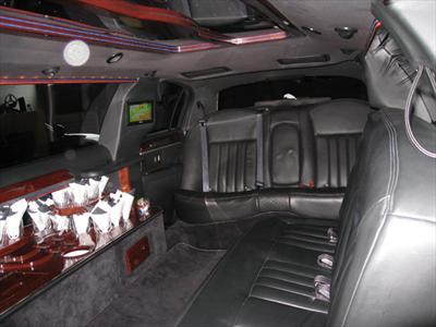 Stretch Limo - Lincoln Town Car