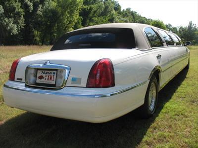 Stretch Limo - Lincoln Town Car