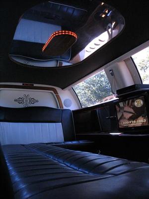 Stretch Limo - Lincoln Town Car
