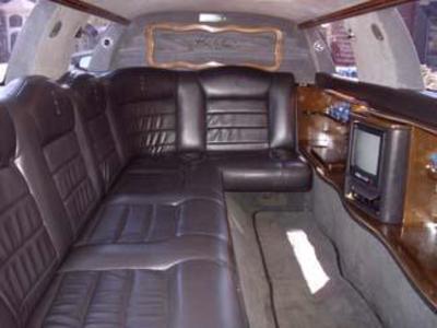 Stretch Limo - Lincoln Town Car