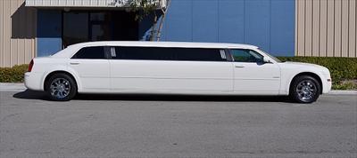 Stretch Limo - Chrysler 300