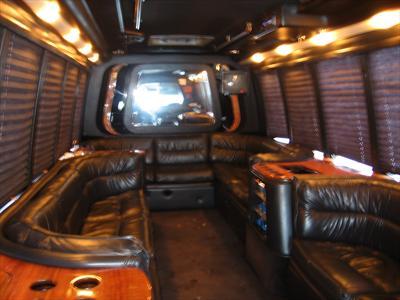 Mini-Bus - Limo / Party Style 