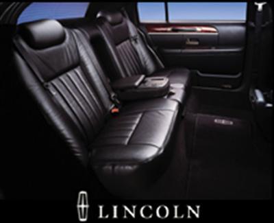 Sedan - Lincoln Town Car L