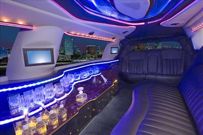 Stretch Limo - Lincoln Town Car