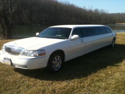 Stretch Limo - Lincoln Town Car